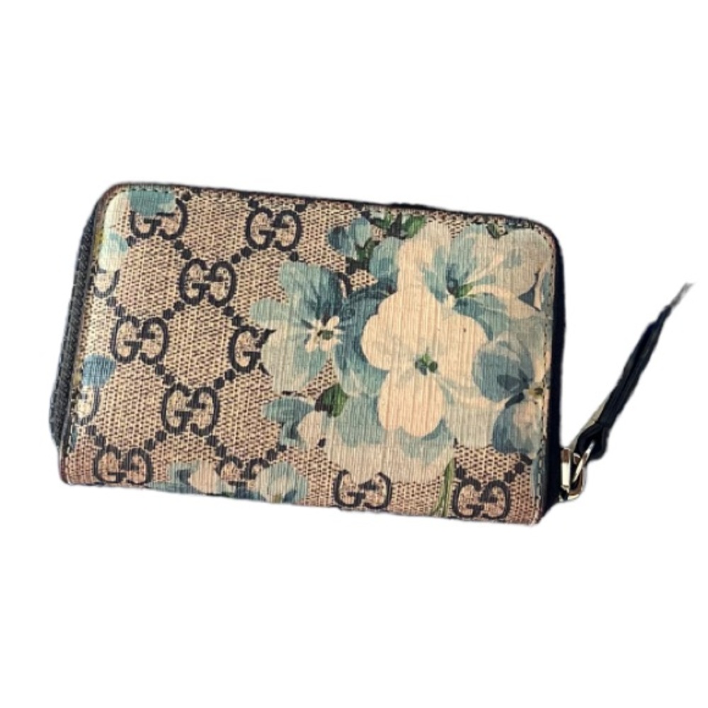 GUCCI Blooms Print GG Coated Canvas Zip Around Wallet 💙!